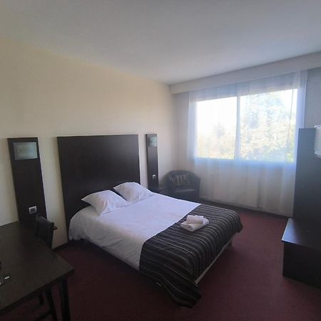 Adonis Lyon Est Hotel Artys Saint-Priest-en-Jarez Екстериор снимка