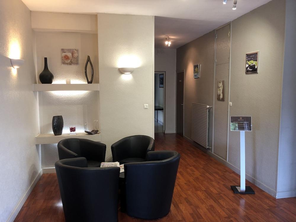 Adonis Lyon Est Hotel Artys Saint-Priest-en-Jarez Екстериор снимка