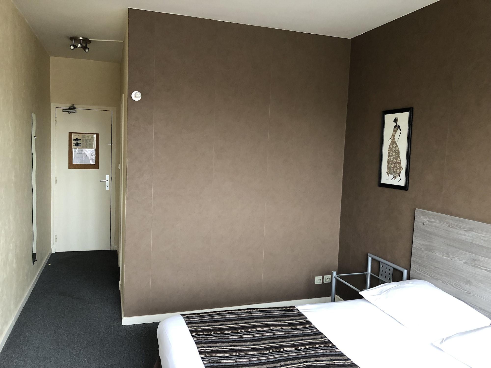 Adonis Lyon Est Hotel Artys Saint-Priest-en-Jarez Екстериор снимка