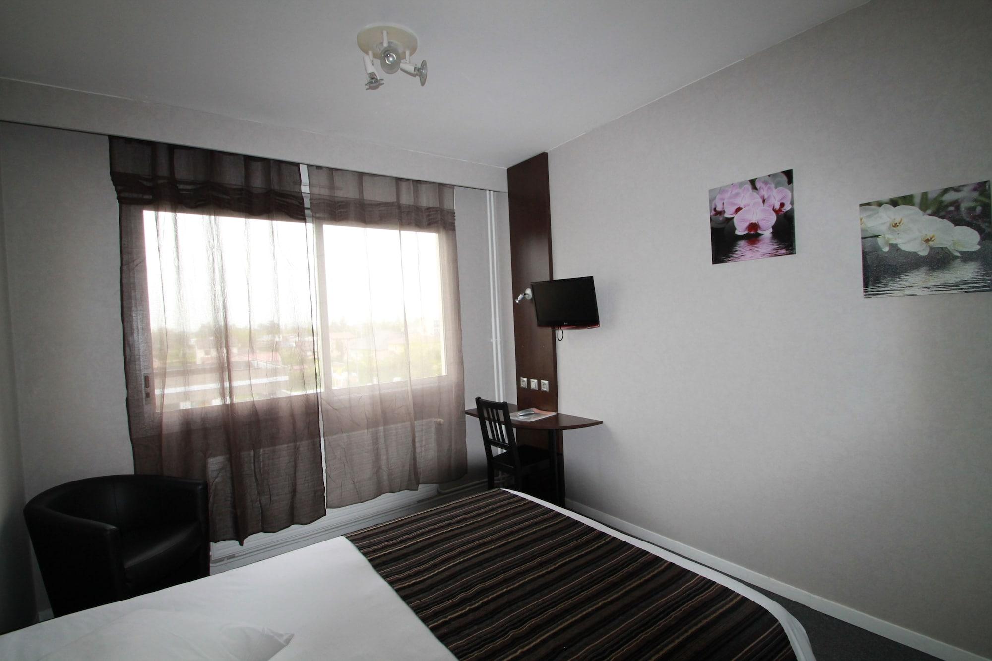 Adonis Lyon Est Hotel Artys Saint-Priest-en-Jarez Екстериор снимка