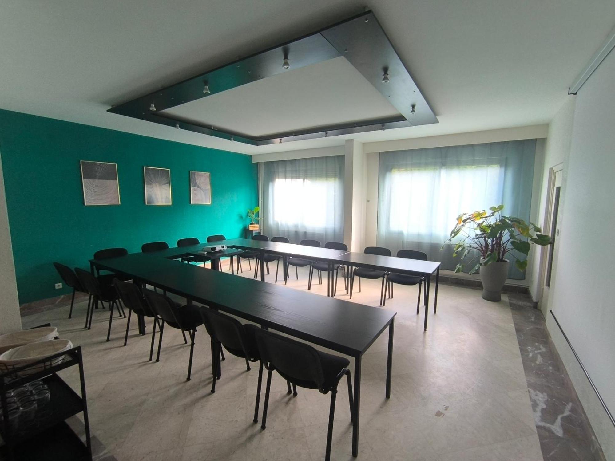 Adonis Lyon Est Hotel Artys Saint-Priest-en-Jarez Екстериор снимка